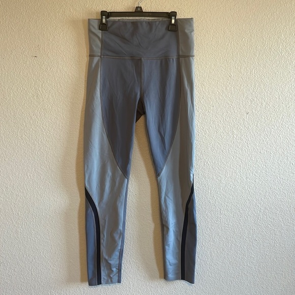 Athleta Pants - Athleta Spar Colorblock 7/8 Tight Color Silver Bells size small